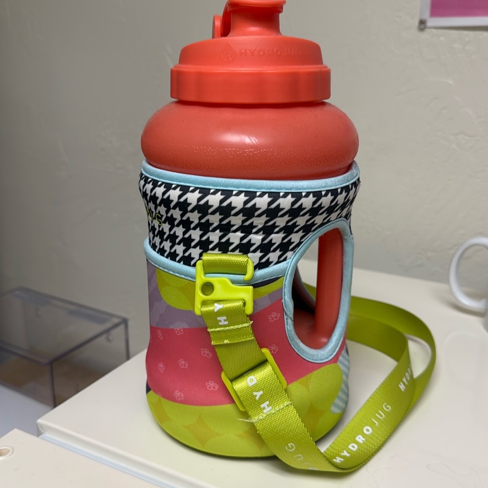 Classic Hydrojug-Hot Coral with sleeve